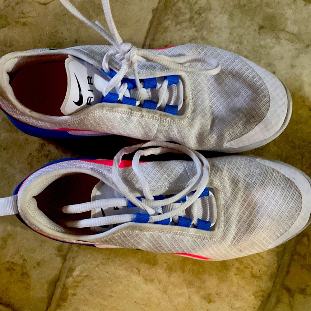 Kids Nike tennis shoes.